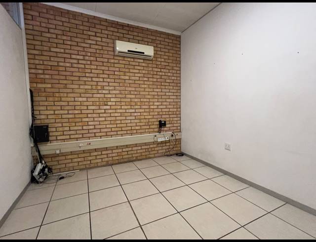 1,560M² WAREHOUSE FOR SALE IN SUNDERLAND RIDGE